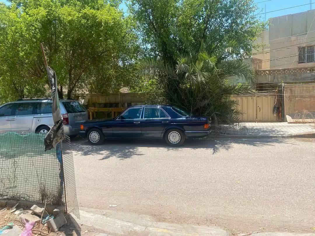 مارسدس جامبو 300 مكينة بلاد موديل 86 رقم بغداد انكليزي سعر البيع 82مكان السيارة كربلاء –للاستفسار ***********—*********** كربلاء, العراق

