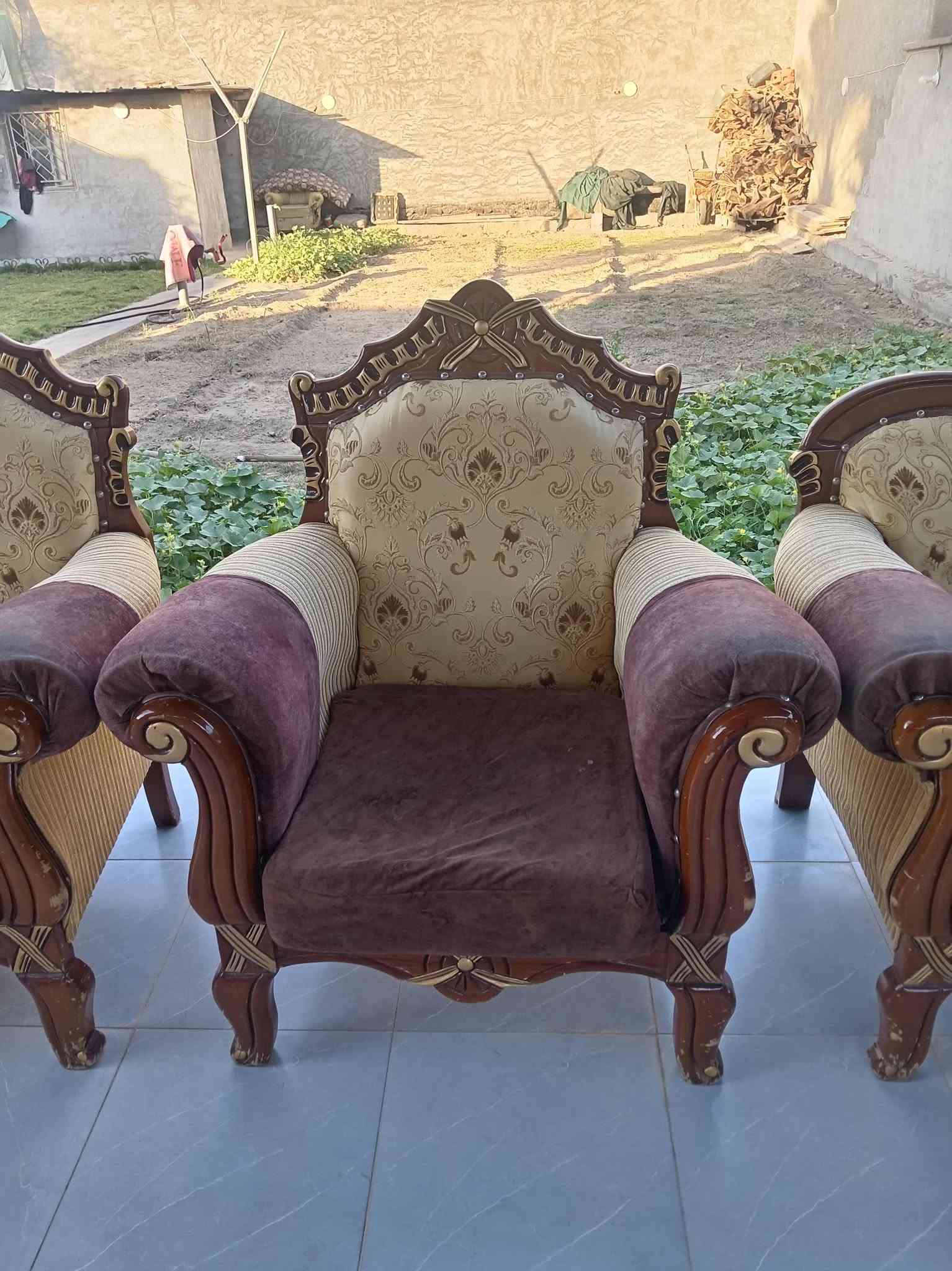 تخم جديد نضيف حطاطه الزين 10 مقاعد السعر 125 بي مجال تصال على هاذا الرقم ***********
