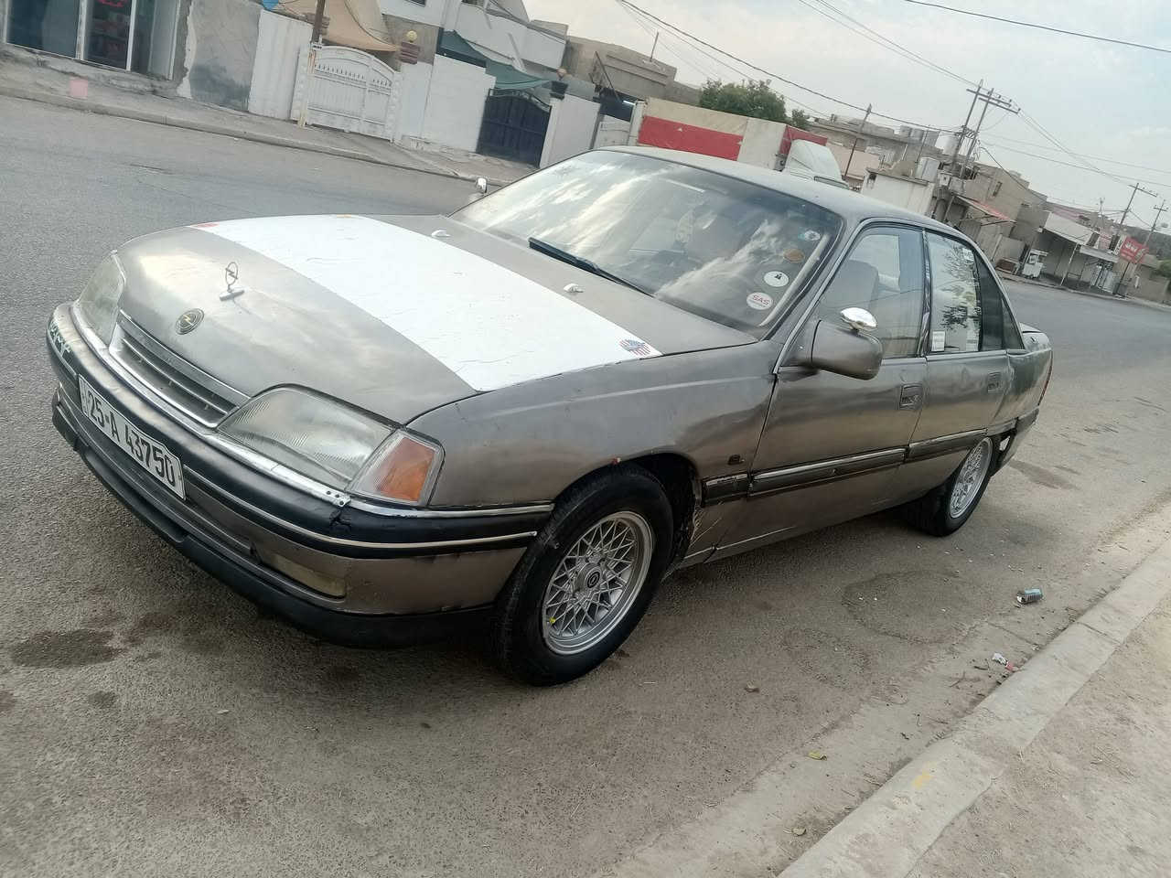 للبيع
اوبل اوميكا حجم 20 بلادي موديل 1991 اصل وفصل 
رقم دولي انكليزي جديد سنويه عضم عاج مشروع وطني جديده وبطاقة بانزين بشرط الوكالة وتحويل بشرط الكير ولمحرك بشرط الغرامات صدر امامي خلفي جديد تخم تاير ويل كروم بلادي باتري جديد مسجل وسمعات باور ستيرن 
ستيرن رياضي دشومه جديده كهربائيات كلها شغل سياره جديده بلواقع احلا منل صور مآل بيت ومال جناي سعرها 23 وبيها مجال بسيط عنواني كركوك//////////////////////////(/////***********////// وبلعافيه للياخذها
