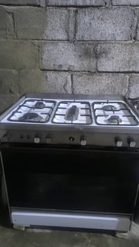 للبيع طباخ خمس عيون  سعر 100سبب البيع العوز او كاعد ايجار