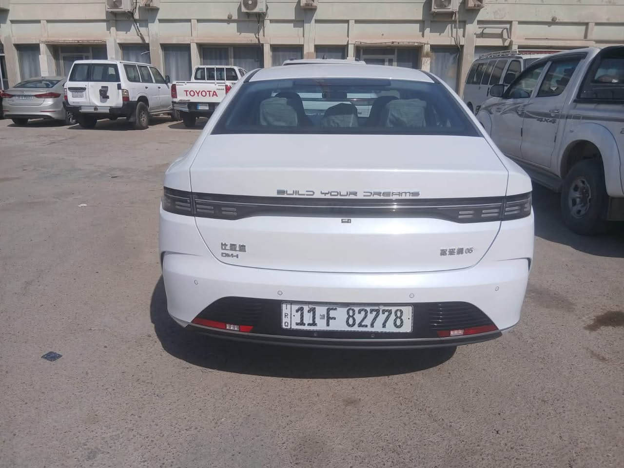 السلام عليكم ورحمة الله وبركاته 
للبيع BYD دستروير 2025 
17000KM الكلي 
بيها رصعة بالقمارة 
و شخط بالباب موضح بالصور 
السعر 19 مليون 
*********** واتساب
