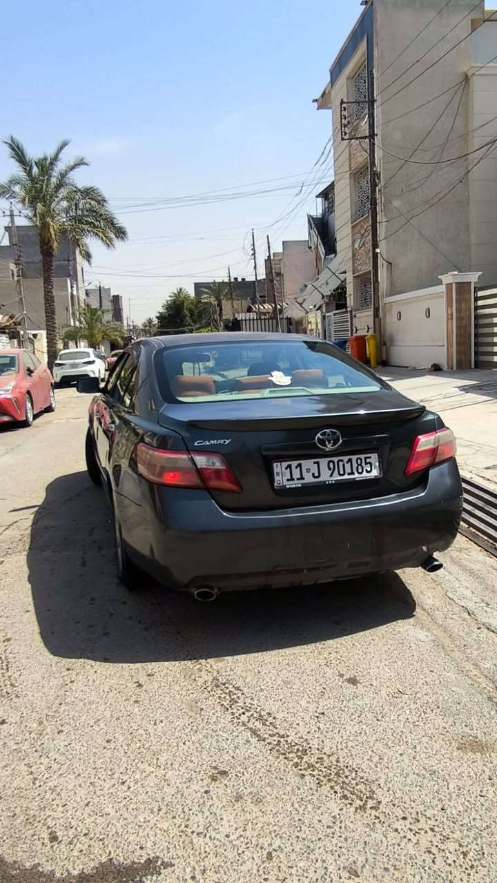 تيوتا كامري للبيع موديل 2007
السيارة بإسمي 
وارد أمريكي،  
صدر و حدادية جيدة 
محرك 6v (سلندر) 
كهربائية شغالة كامل 
مصبوغة حزام 
تدفئة _تبريد شغالة 
رقم بغداد ، مكان السيارة بغداد 
و بيها صوت راجز بداية التشغيل 
ترايك وين ما يعجبك 

السعر 85 و بيها مجال 

رقم الموبايل: ***********
