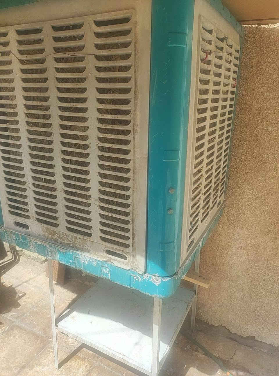 مبرده كنفيره للبيع ثنيهن شغالات ما بيهن اي ضرر
