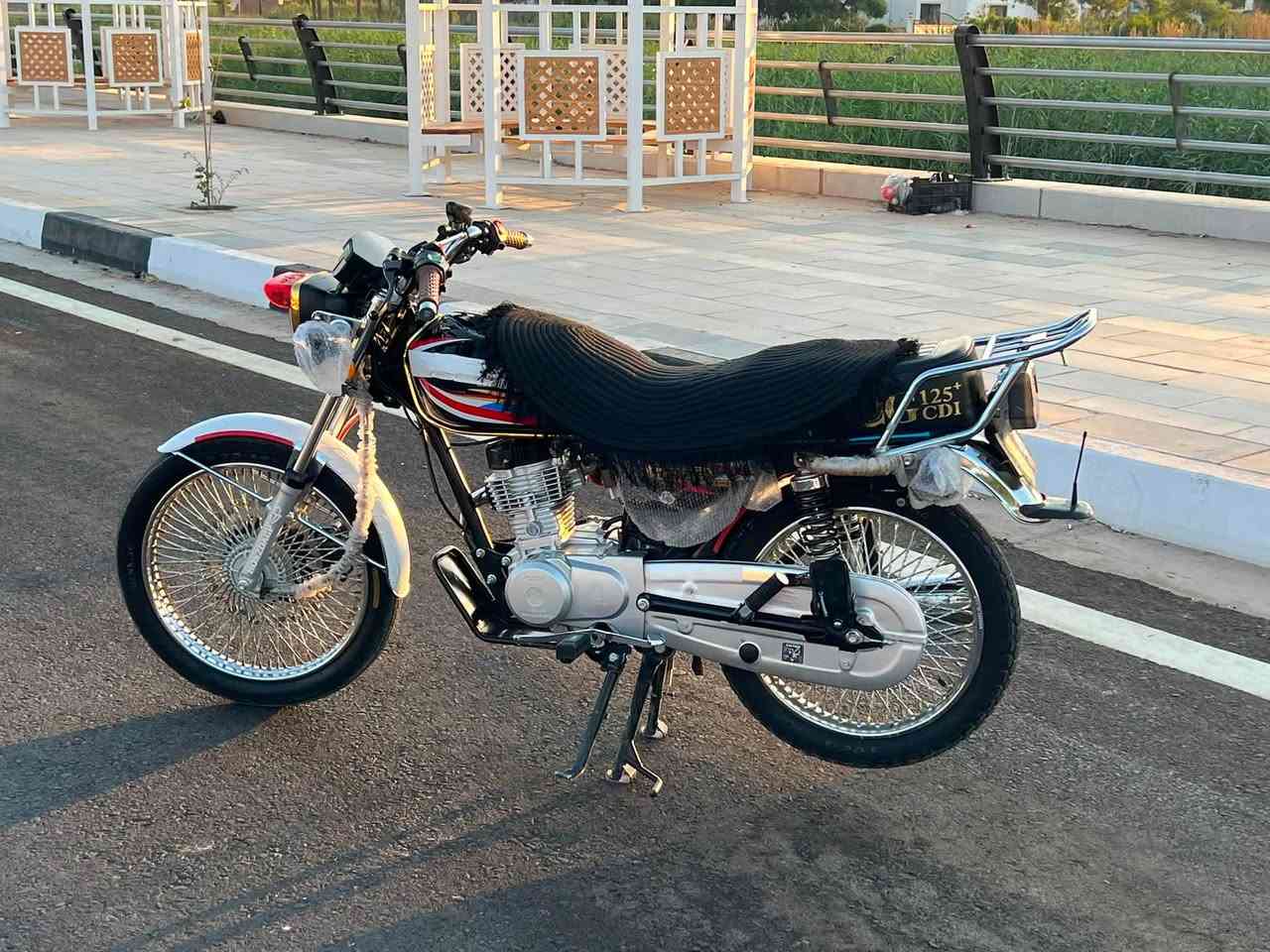 سلام عليكم دراجه نامي برو هونزده
موديل26 مناقصه شي محرك خير من الله
رقم***********
