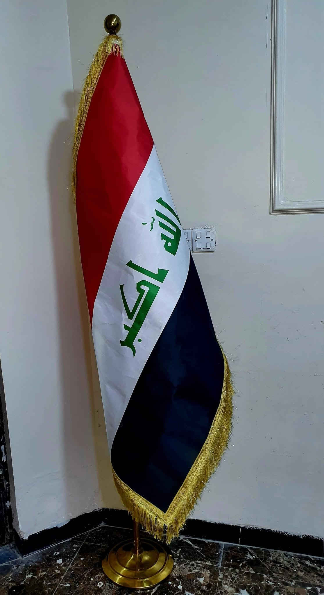 مروحات سقفيه ب٢٠ الوحده..
الباسكل حجم عشرين ب٥٠ الف.  
مثرامه ماركت نوال ب٤٥ الف ..

قلايه هيترين جديده استعمال قليل فول مواصفات 

تشوي وتشتغل مايكرويف الحجم ٨ لتر ب٨٠ الف..

وبردات سحب مترين الوحده ب١٥ الف ..

وحماله وجنطه مال طفل ب٣٥ جديده مامستخدمه ب٣٥ الف..

وعلم عراقي ب٣٠ الف..

المكان البياع الشرطه الخامسه 

للاستفسار***********
