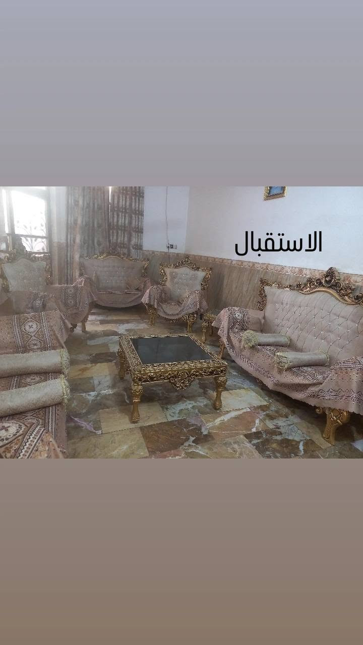 بيت في منطقه الجلبيه في الديوانيه مساحه المنزل 150م
تم اعاده النشر بسبب الوعود الكاذبه

تفاصيل المنزل يحتوي على طابقين طابو صرف 

الطابق الأرضي 
غرفتين مطبخ استقبال صاله صحيات داخلي وخارجي كراج 

تفاصيل الطابق الاول غرفتين واحد بنظام السويت صاله سطح 

الطابق الثاني سطح فقط 

الاستفسار والاتصال 👇
***********
السعر 160  بيع مستعجل بسبب ظرف خاص
