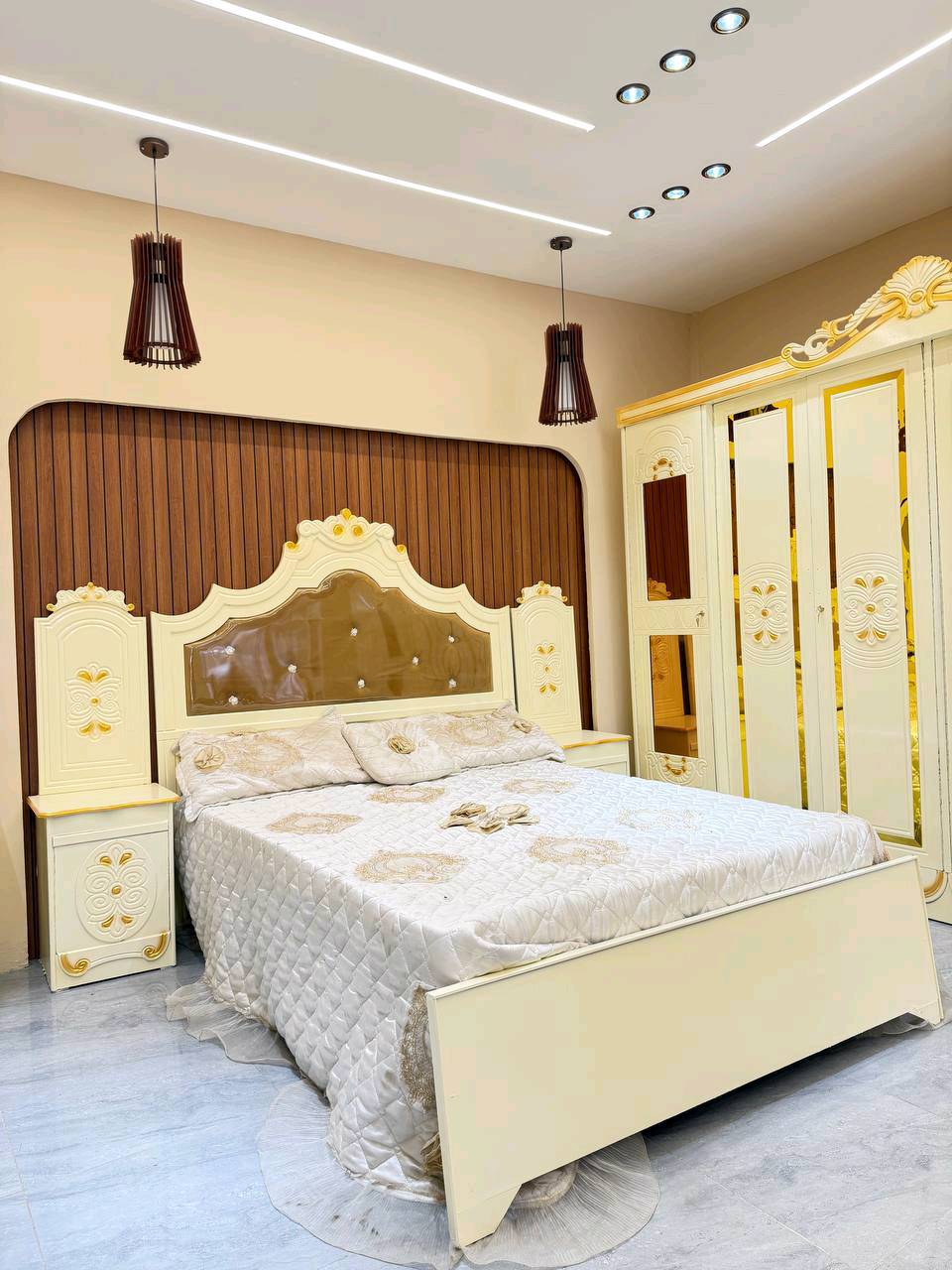 السعر //( مليون و 100 )فقط 😍

🔅تفاصيل الغرفة المرمري  ....خاشب عادي

 خارج ٤ملم ام دي اف 🔺
وداخل معاكس ٣ملم 
صبغ حراري  درجة اولى 


عدد القطع  ٧ قطع 😍
🔺1 //جرباية  قياس  ١٦٠ × ٢٠٠ 
🔺//ميز جانبي ايسر قياس ٥٠
🔺2// وميز  جانبي  قياس ٥٠
🔺3// زاوية ارتفاع مترين عرض ٨٠
🔺4// وميز بلازمه  
🔺5//وميز مراية ارتفاع مترين عرض ١٢٠
🔺6// وكنتور ٦ باب  ارتفاع مترين و١٥ طول ٣ متر و١٥

القطعه الثامنة حسب الطلب شازلون
سعرها ٥٠ الف ❤️

(الاضافات حسب الرغبة)
طابوريه 25 الف
شازلون سعرها ٥٠ الف
شازلون مخزن ٧٥ الف
قاطع 15