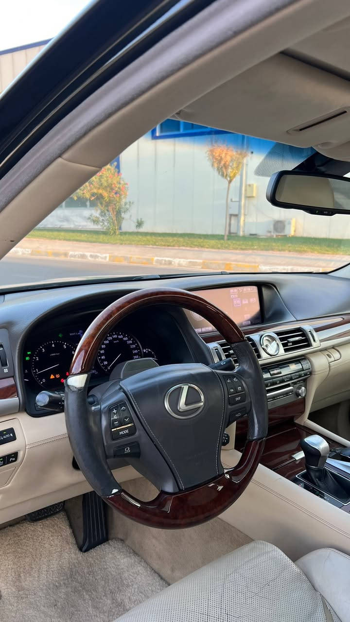 ارخص سعر بالعراق 188 ورقه…
لكزز 2014 فئة Ls450L فول مواصفات خليجي…
ماكو داعي احجيلك عن المواصفات سياره رئاسية…
ضرر السياره بابين تبديل شركة و جملغ صبغ…
بدون دواخل بدون ارباكات بدون شواصي و لغد…
مكفولة من (كير/محرك/تبريد/كهربائيات) محرك 8…
***********
