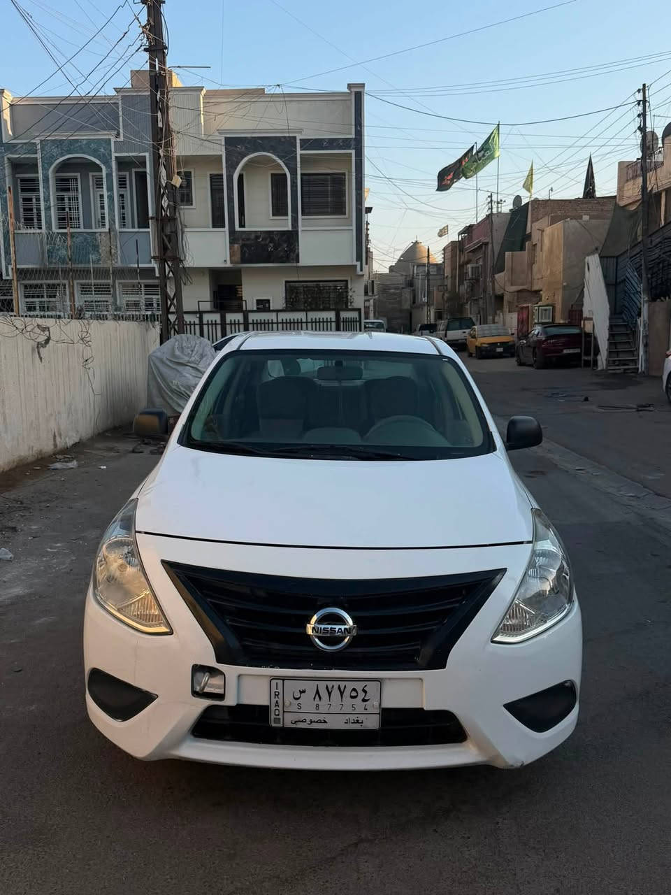 السلام عليكم 
نيسان سني ٢٠٢٢
سياره بيهه بارد جاملغ امامي وشبر بنيد بارد لا ضربه ولا شي مجرد بلوكه وكعت عليهه الصور موجوده 
وشخوط اثر خباثه مكحلات باقي السياره مكفول 
بغداد حي القاهره السعر ١٠٣ وبيهه مجال 
***********
