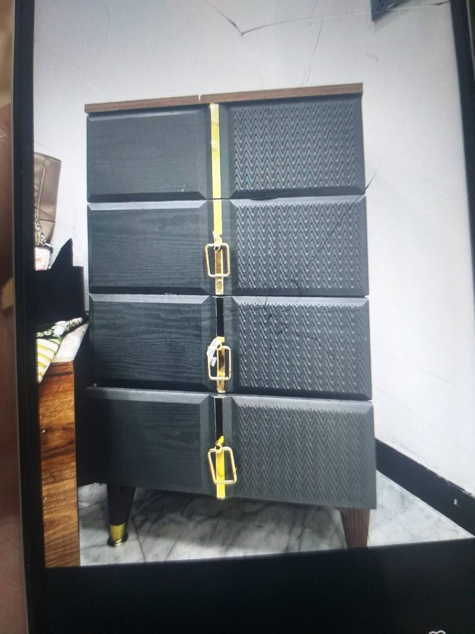 للبيع غرفه تركيه نضيفه حيل اخت جديده سعر ٧٠٠ عنوان بغداد
