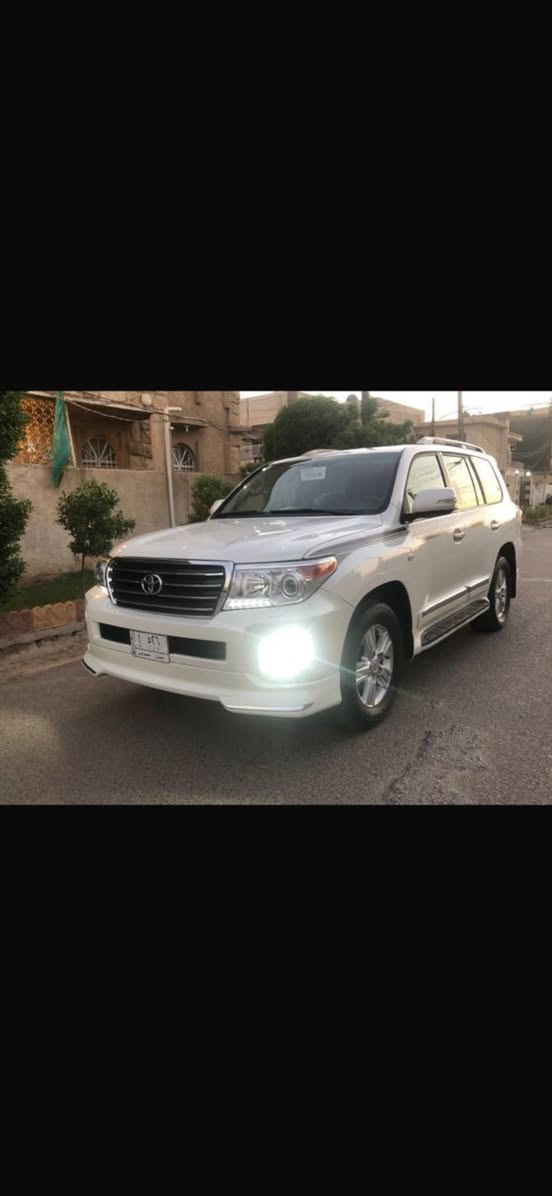 لاندكروز مكفولة كفالة عامة. شرط 
بدون تبديل وصبغ وبارد 
محرك. كير بلادي بدون فتح 
سيارة مخدومة وجاهزة
مواصفات لاندكروز معروفة
سلايت بصمة  وباقي مواصفات معروفة 
(رقم ثلاثي ) مع الرقم تباع  )(526)
السعر. 28 
المكان البياع 
لاستفسار ***********
