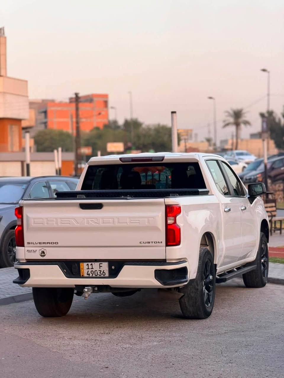 شوفرليتً سلفرادو 2022 للبيع او مراوس بيكم او كامري هايبرد
كير محرك مكفولات 
محرك 2700تيربو ✈️
حادثها باب صبغ او باب مبدل  او جه من البدي 
بيه باررد السونار مرفق 
ماشيه 125 الف كيلو 
صوّر الحادث دزلي خاص 
السعر 175 بيه مجال بسيط 
مكان السياره بغداد حي الجامعه 
الرقم ***********
