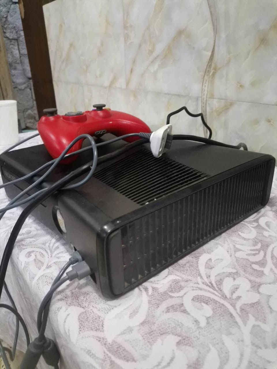 سلام عليكم للبيع مستعجل عليهن
ميز بلازمه ب١٥
اكس بوكس 360 شغال ونضيف فقط نقص يده وحده السعر ٨٥ وبي بسيط
العنوان بغداد بوب الشام يم الاقواس فوق سيطره شعب ***********
