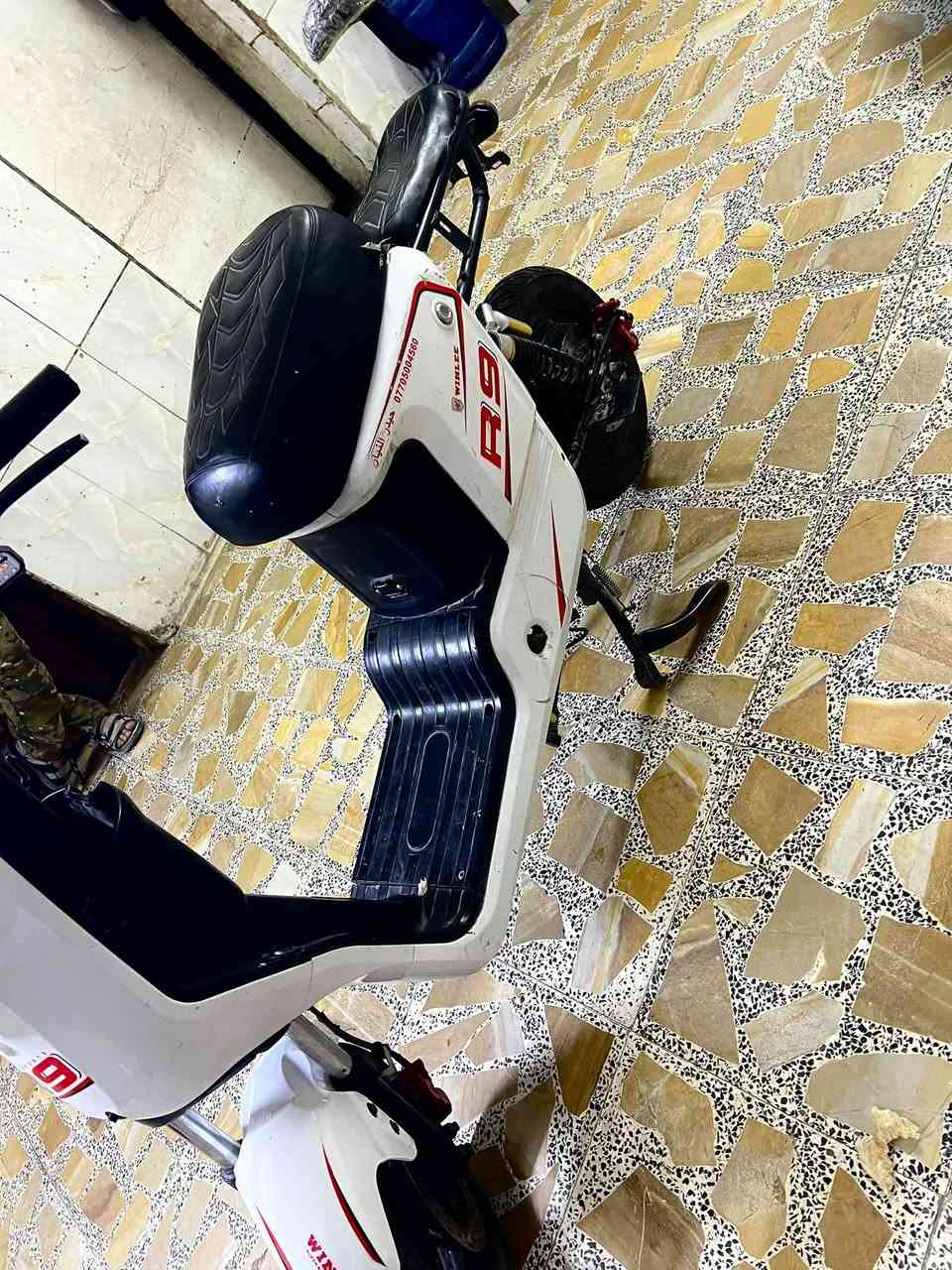 R9 • دراجة شحن • يحتاج بطاريات