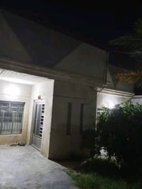 بيت للبيع جسر ديالى منطقة الاعريفيه  مساحه البيت ٢٤٠متر طرمه وحديقه وخ...