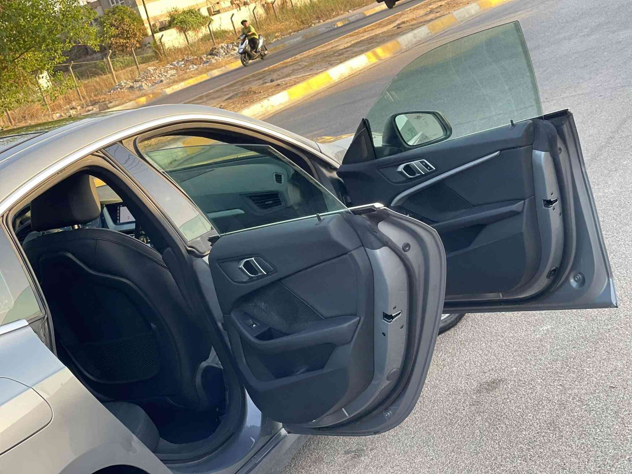 السلام عليكم ورحمة الله 
 
𝐁𝐌𝐖 228i  xDrive ❤️‍🔥 2023

رقم اربيل الجديد بأسمي شخصياً قبل اسبوعين رقمتها 

ماشية 24 𝐦𝐢 فقط

السيارة موديل 𝟐𝟎𝟐3 لونها حلو كلش وبارز 

السيارة  فول مواصفات 

اناره داخليه محيطيه متغيره الالوان

السيارة جاهزة من كل النواحي 

كير ومحرك كفالة كهربائيات كفالة 

السيارة جديدة حيل واستخدام شخصي قليل

حادث السيارة مرفوق بالصور
جامرلغ السكن وطرف الباب صبغ فقط شاصي لغد مكفول

والبنيد بي بارد 𝟐𝟎 𝐜𝐦 شي بسيط من التحميل 

بيه ايرباك وراجعه سستم 

السياره سعرها مناسب جداً  173$  

مكان السيارة كركوك 
 ***********
