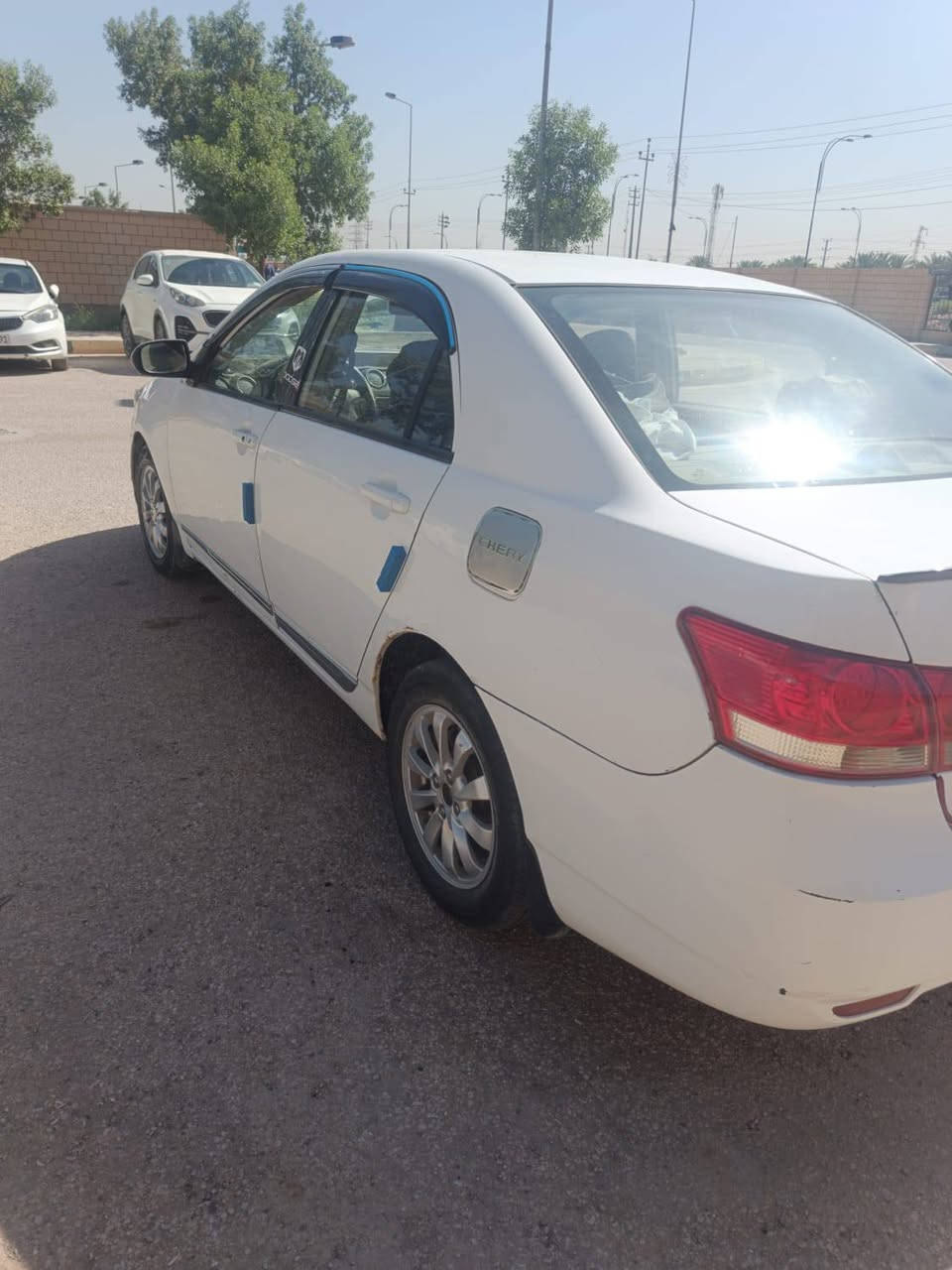 السلام عليكم بيوايدي g3  موديل 2013 رقم كربلاء انكليزي بأسمي المواصفات  ***********
((اشاير بالمري  _فتحه سقف  _ تحكم ستيرن _ بصمه تشغيل _ بصمه ابواب)) مواصفات 13 معروفه بعد
 
كير اوتماتيك بلاد 
  نقص تبريد 
المحرك يقصر
الكشر شوف العين تكلب وتقتنع وتاخذ مكانها حله  السعر 45 وبيها مجال
