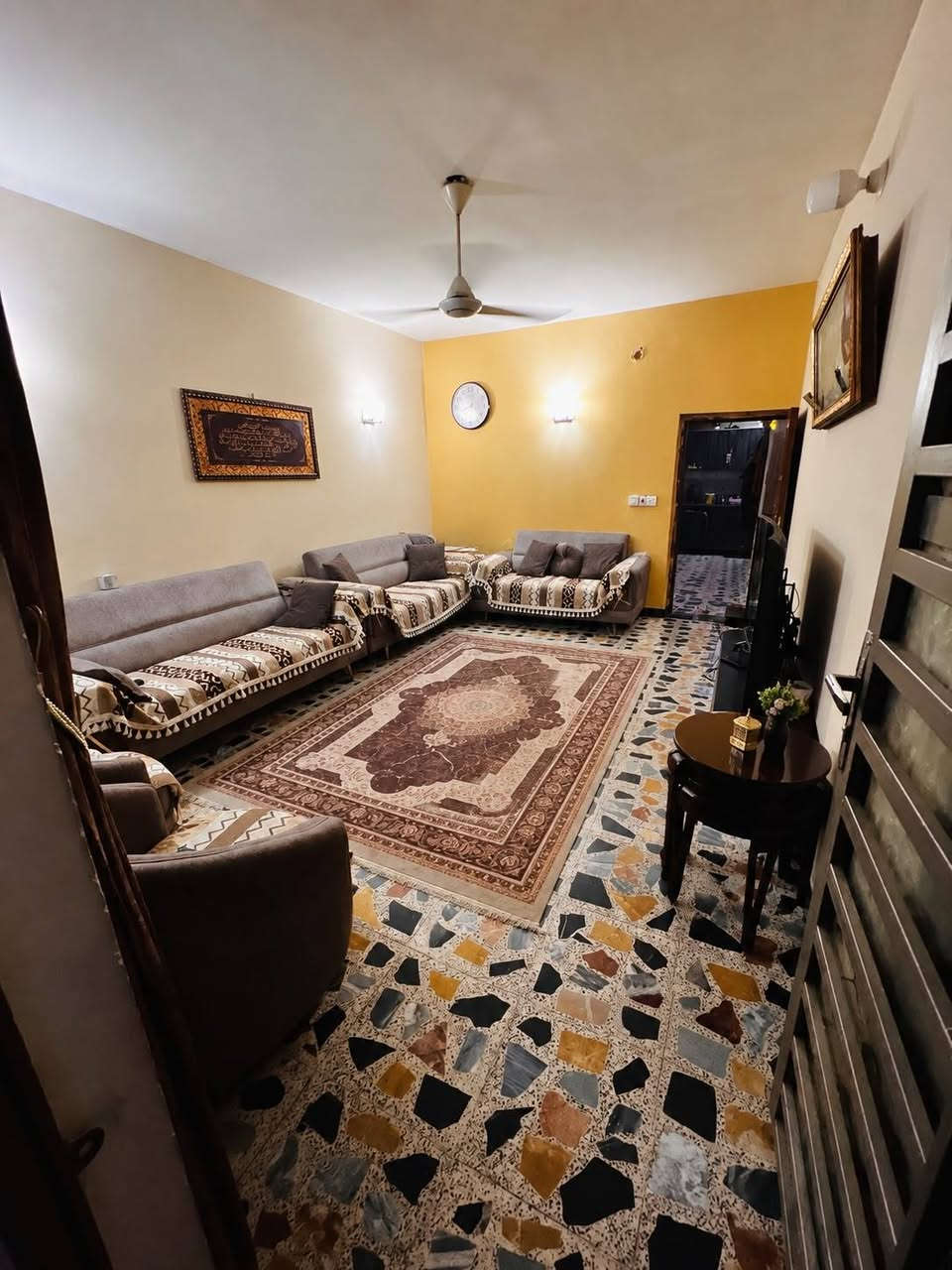 سلام عليكم بيت للبيع
العنوان/ حي اور شارع مستشفى المؤيد الجديد 

التفاصيل / مساحة 68م واجه 5 ونزال 14 
سند مستقل ومفروز ترميم حديث 2023 كامل مكمل 
عدد الغرف 3 نوم +استقبال كبير + مطبخ 

باقي تفاصيل تواصل 
☎️:*********** 
اتصال او واتساب
