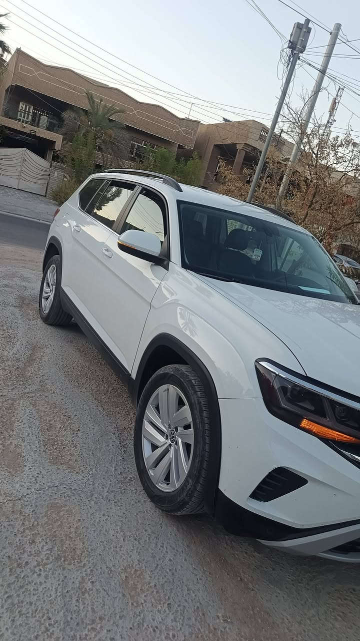 يالله
السلام عليكم 
للبيع – Volkswagen Atlas SE 2023
فولكس واكن اطلس فاملي فول مواصفات
 (عدا الفتحة)
سيارة عائلية قوية، مريحة، ونظيفة جداً
⚙️ المواصفات:
 • محرك 3600  6 سلندر 
 • دفع رباعي AWE 
 • تشغيل بصمة + تشغيل عن بُعد
 • شاشة كبيرة تدعم Apple CarPlay و Android Auto
 • 7 مقاعد – 3 صفوف
 • جلد اسود 
 • تبريد ثلاثي + تحكم كهربائي بالمقاعد
 • أضوية LED كاملة
 • كاميرا خلفية + حساسات أمامي وخلفي
 • نظام النقطة العمياء
 • تحذير اصطدام + كبح تلقائي
 • مثبت سرعة ذكي (Adaptive Cruise Control)
 • نظام مراقبة المسار
 • باب خلفي كهربائي 
📌 ملاحظة: حادث خفيف (صبغ جاملغ امامي ) 
📍 رقم دهوك 
📍 السيارة موجودة.   صلاح الدين . بيجي 
ماشيه 107 الف كيلو ممشاه امريكا قبل سبوع ترقمت سياره 

💰 السعر 247$

📞 للاستفسار:  ‪***********‬‏
