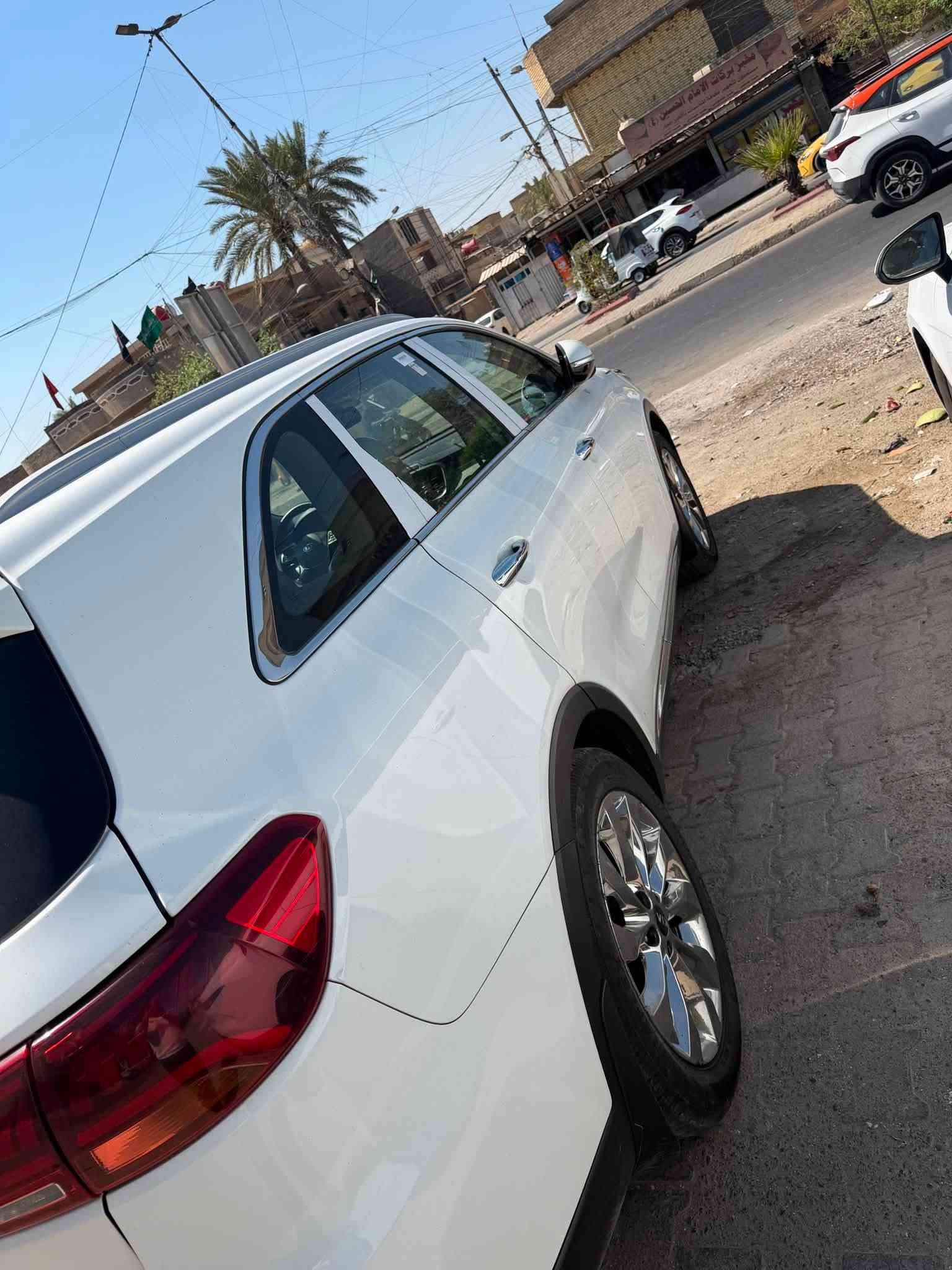 السلام عليكم 
سورنتو موديل 2019 
السياره خليجي 
ماشيه 159 ك
بيه باب بارد عل شبر وباب بيدار شبر 
بيه رصعه مال شارع 
مكاني بغداد 
السعر 225 
رقم 
***********
