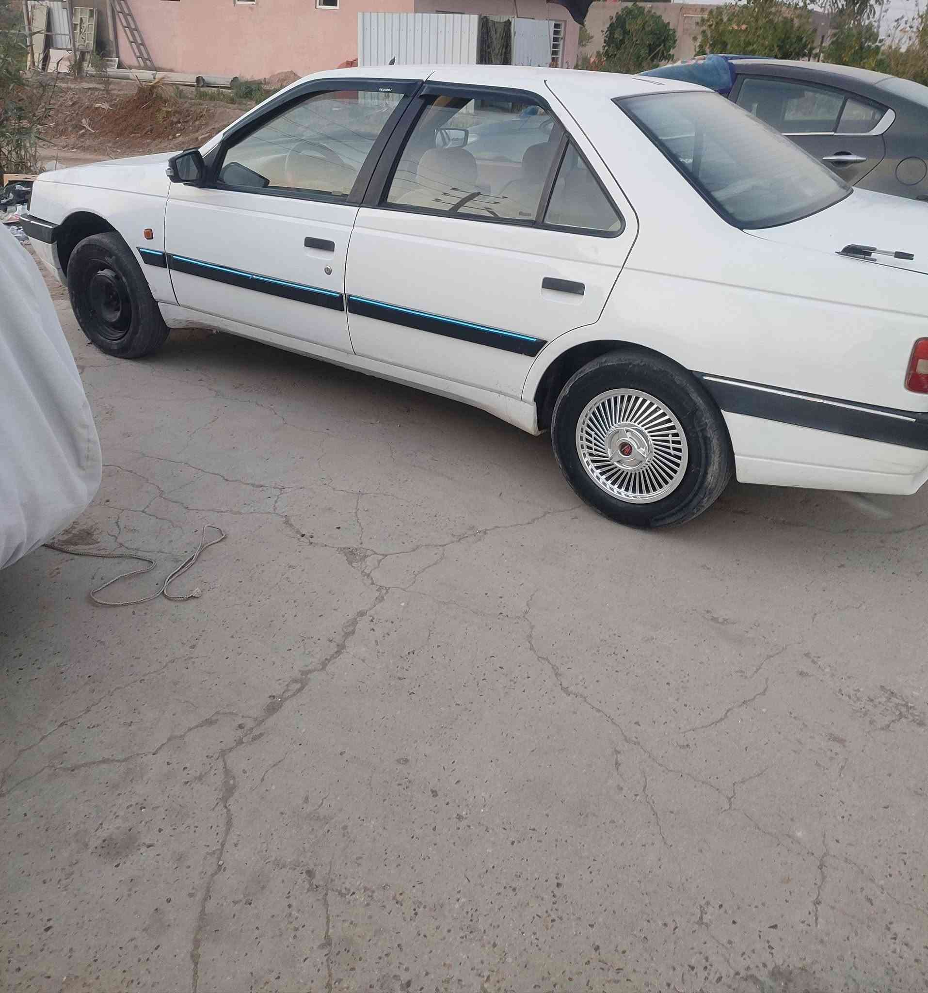 السلام عليكم  بيجو 405 للبيع  2009 رقم دولي  بغداد  السيارة موجوده بلديوانية المركز (والمالك  بلنجف ) السيارة بيه جاملغ امامي مبدل بدون دواخل  السيارة قبل يومين ادامه كامله صدر امامي ودبلات جدد وتخم تاير درجه اولى البارحة شادهم 4 وباتري جديد البارحة شاده كوري  تبريد  وبيه غراض مشتريهم وبعدني ماشادهم مالحكت  البيع بسبب ضرف خاص  

قبل يومين مسويله ادامه  

عنبار جديد وبريشر  جديد 
 عنبارات خلفيه جديده 
بنزات جدد 
كلايج سايد بريك جدد 
دبلات جدد  روله قايش جديد 
بروبرين جديد 
ومشتري الحهاز اليده مال السايد بريك وبعدني ماشديتهم  واللعابه مال الكير جديد موسسه هم بعدني ماشادهم  والقفل مال البنيد جديد موسسه بعدني ماشاده  للعلم هاي البارحة كل مشتغله   السعر 32 وبيه مجال قليل  واي تفاصيل  راسلني خاص او واتساب وبلخدمه  ***********
