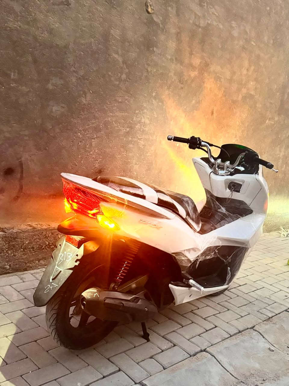 Pcx 2الجيل ال
الدراجة خير من الله 

مكينه مكفوله كهربائيات كله جاهز 

دهن جديد دهن اكسل جديد فيت بم أبلك كله جديد

الدراجة ما ناقصها شي ع الوضع البلادي 

منفيس او مكاتبه اصوليات

المكان بغداد حي أور 

السعر مليون او 500

للاستفسار ***********

