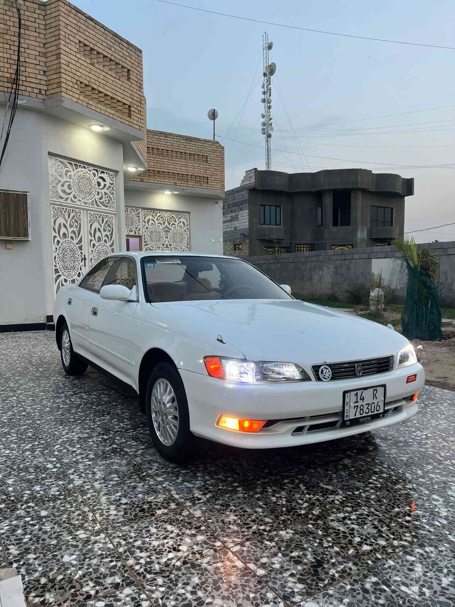 ١٩٩٥ • ابيض • رقم بصره