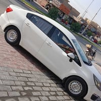 كيا ريو • ٢٠١٦ • شاشة وكاميرا