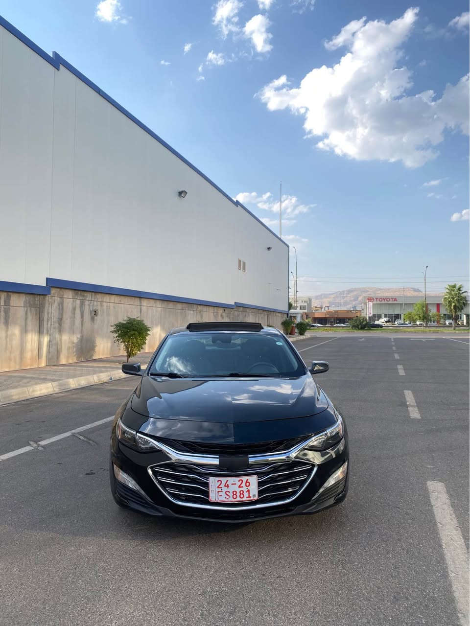 Chevrolet Malibu 2024 LT 
سيارة تجي فول مواصفات بانوراما 
محرك ١.٥ و تيربو 
ماشية ٥٥ الف ميل 
سيارة حيل نظيفة بدون ملاحضات 
ضررها فقط جاملوغ و ربع بونيد صبغ 
بدون دواخل ارباكات بس سكان مرجع سستم 
تحويل وكالةًو غرامات ب شرط 
سعرها بلاشش بلاش ب هذا الموديل 
١٢٣$ ورقة و بيها مجال خفيف 
للمزيد من المعلومات اتصل على هذا الرقم 
كورك-واتساب 
(***********) سميل, دهوك
