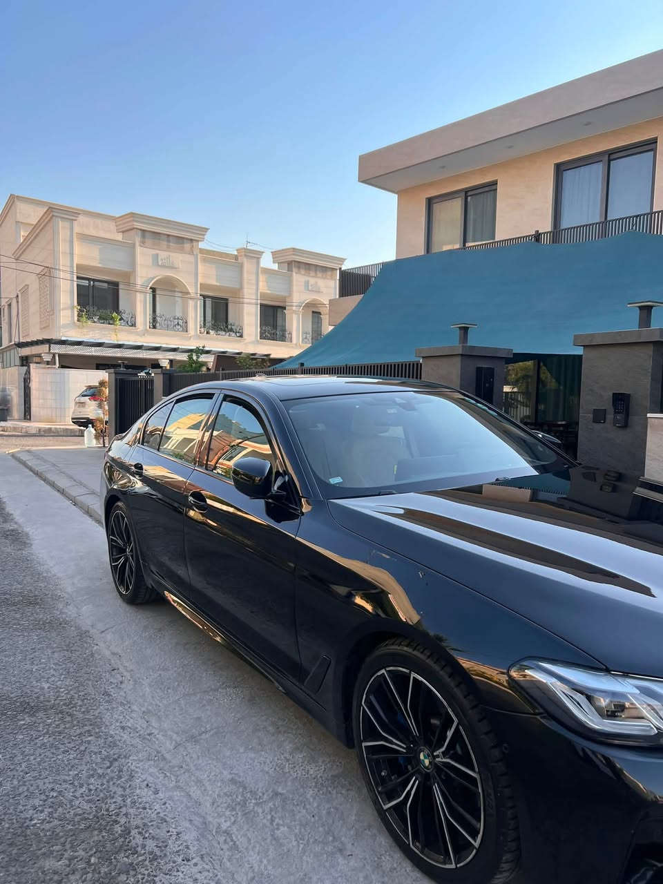 BMW 530i 2022
BMW 530i 2022 
: ٥٣ الف کم
سبخ: بس ٢ قطعە صغير پدر’ە
داخل كريمي بلادي 
سعر : ٣٥٠ وەرەقە 
رقم: ***********
