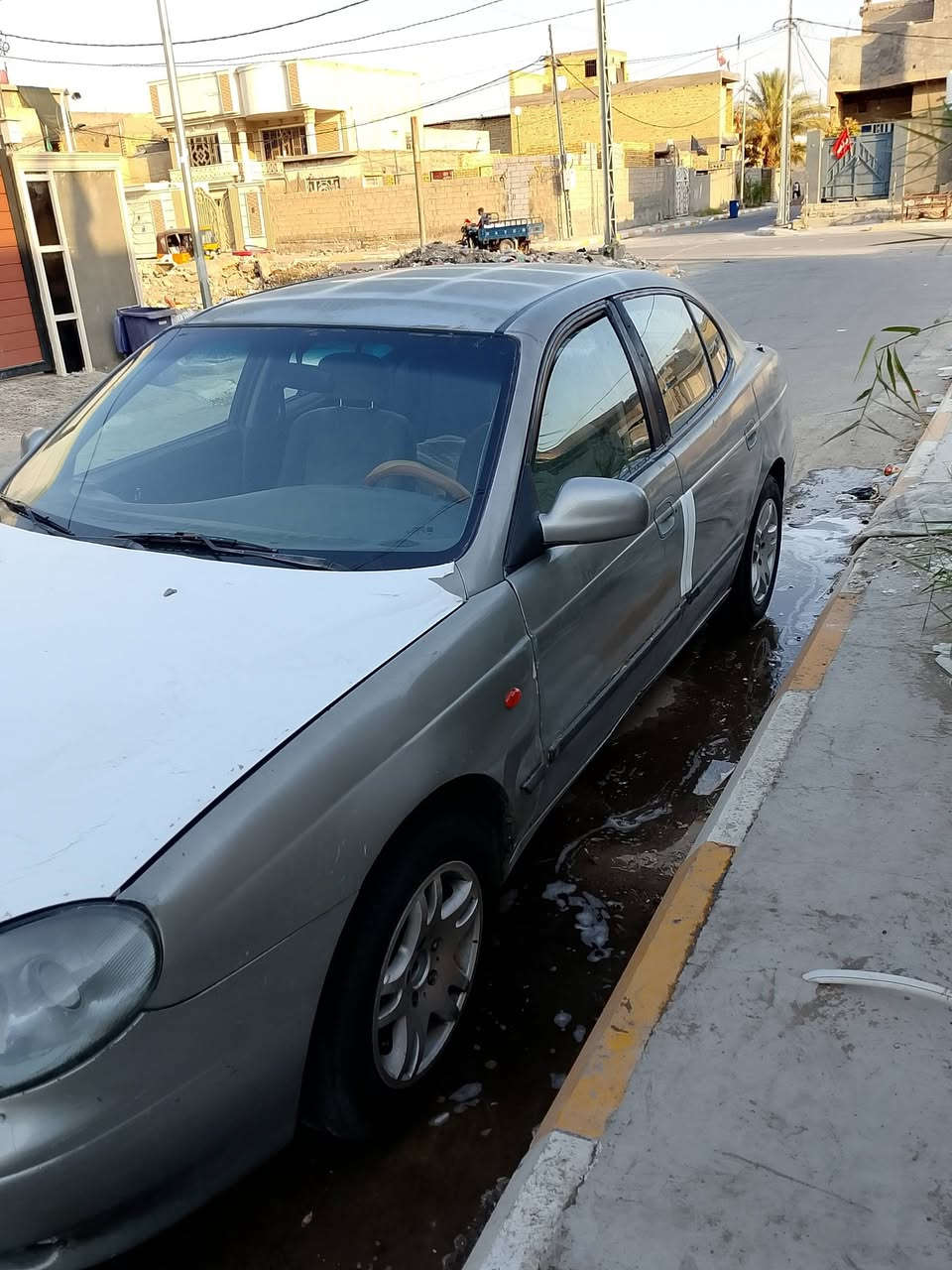 سلام عليكم دايو لكنزا للبيع موديل 2000 رقم بغداد سنوية جديدة سيارة تبريد ثلج 🥶 السيارة نضيفة  مكاني واسط النعمانية ***********
