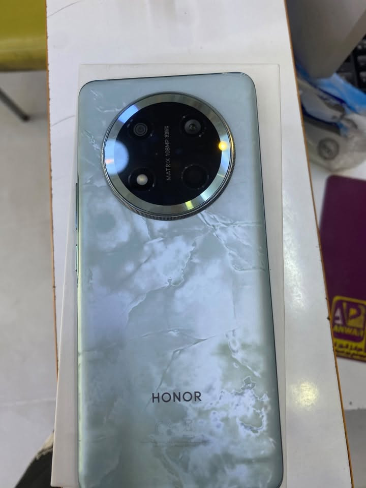 السلام عليكم
عندي هاذة الجهاز للبيع 

HONOR X9C

الجهاز استخدام نضيف 

لونة المميز الفيروزي🩵

 الجهاز بطارية 6600🔋

العشوائية 12

السعر 375 مجالة بسيط كلش

مكاني السماوة
رقمي ***********فقط وتساب☎️

