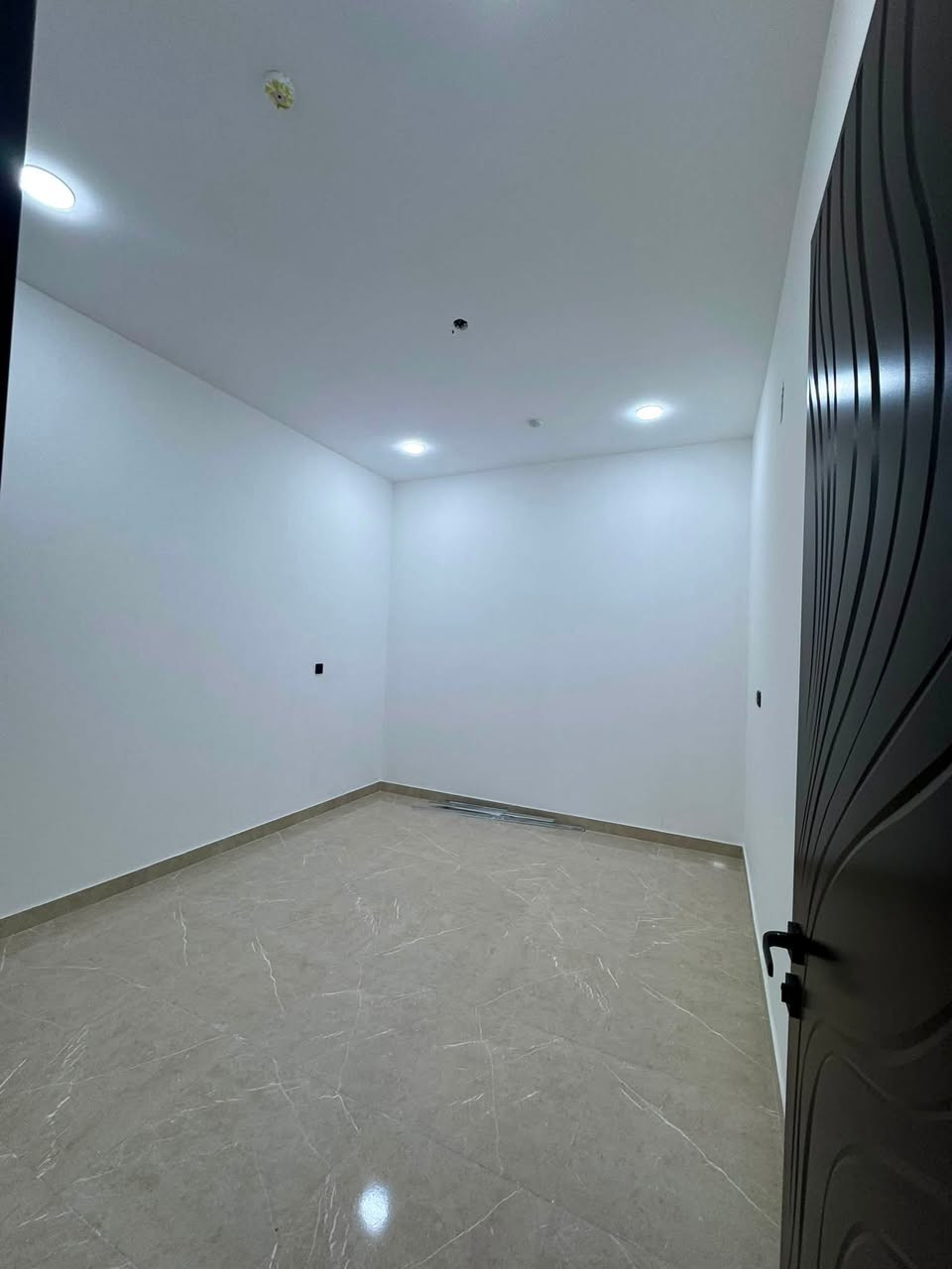 دار للبيع 🏠
المساحه 72
الوجه 4نزال 18
يحتوي على صالة 
ومطبخ 🧑🏽‍🍳
حمامات 🛁 2
وثلاث غرف نوم 🛌 
العنوان الرسالة الثانية قرب شارع الرافدين 
الاستفسار ***********
