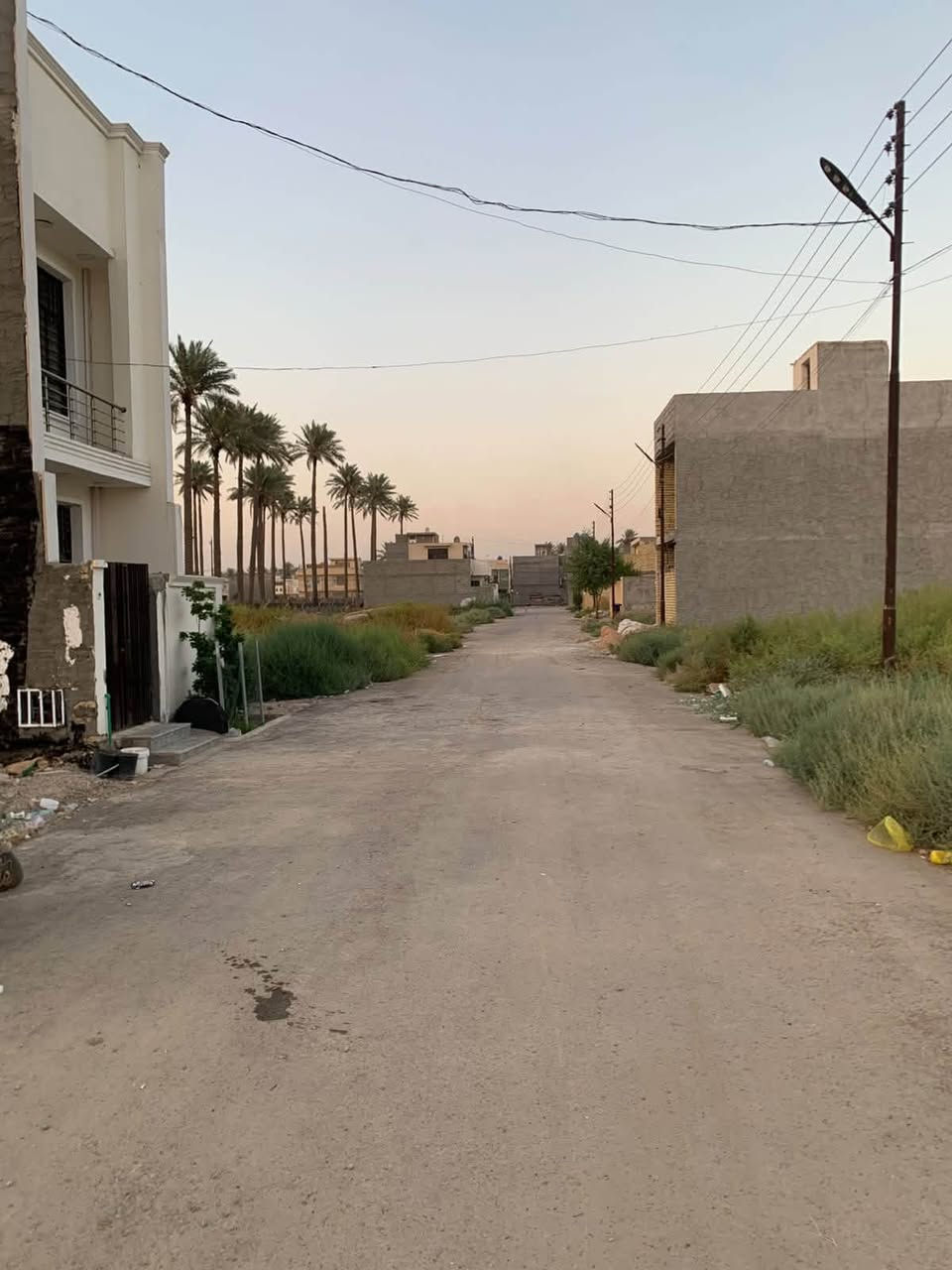 قطعه ارض للبيع المساحه
٥٠ متر لواجها ٤ نزال ١٣ متر

شارع تبليط ١٠ متر عله شارع ابو طاوه

مناصفه زراعي 

تبليط ماء كهرباء كامل خدمات 

***********
