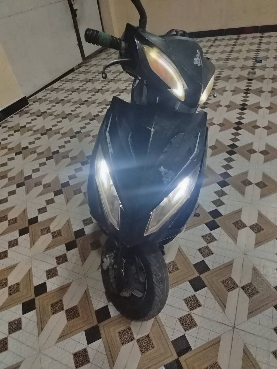 دراجه للبيع سكنس المكان ديالئ شهربان اخويه ادخل شوف التفاصيل يله اتخابرني رقم الهاتف *********** ابيع عل وضعه السعر ١٢٥ او بيه مجال
