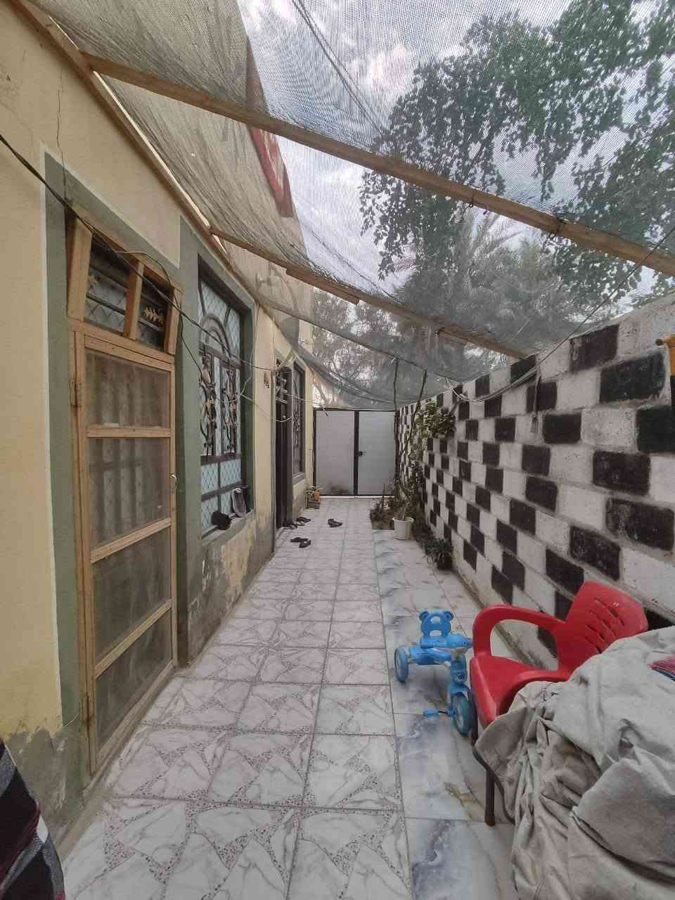 دار زراعي للبيع مساحه 160 متر يحتوي الدار على غرفتين وصالة ومطبخ حار بارد عنوان الدار تل الزعتر شارع الزوار شارع جنات الكوفة قريب على الحسينيات على شارع السعر 35 مليون رقم صاحب الدار ***********

