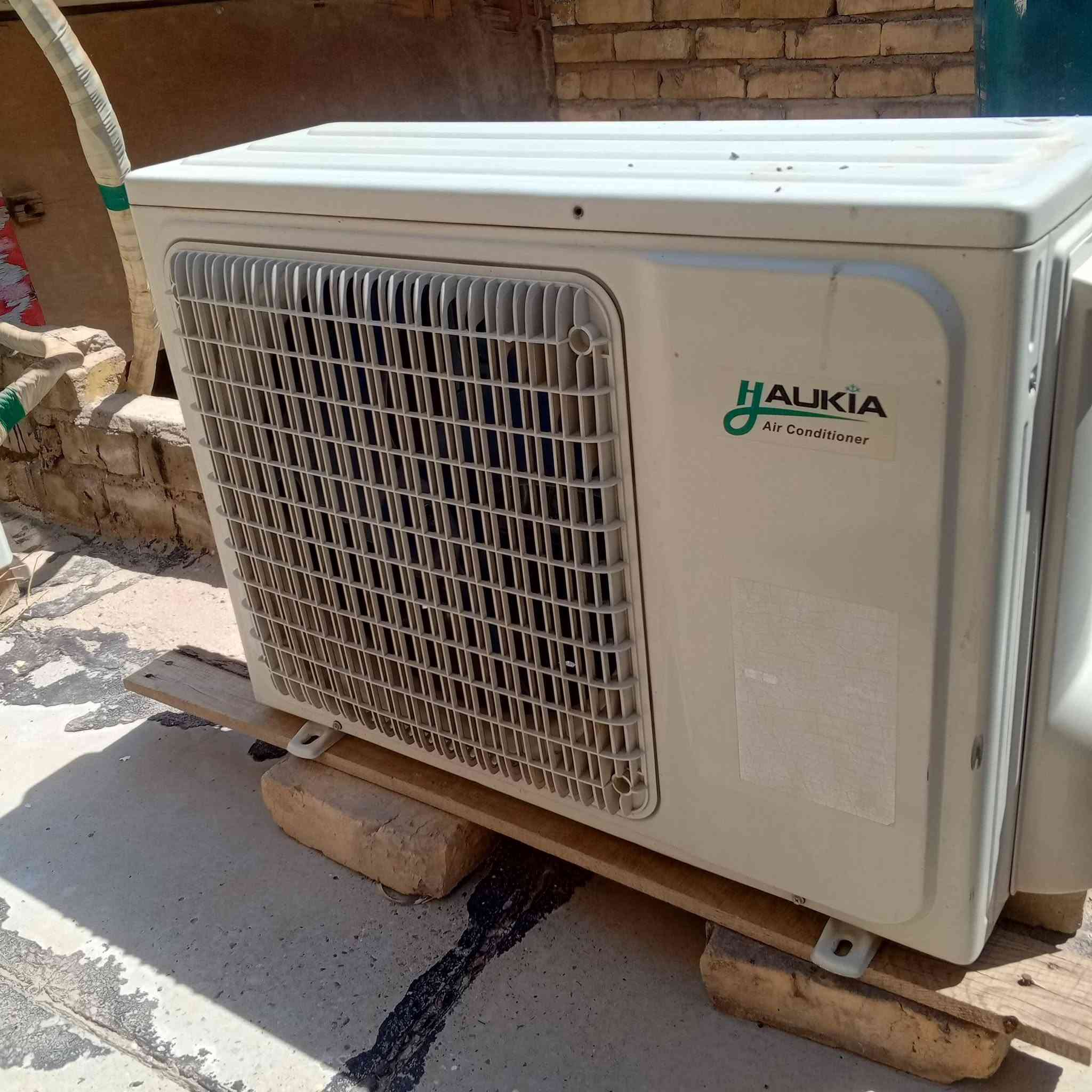 سبلت واحد طن البلادي مداخل تصليح علفحص نوع اوكيوو 
كامل ملحقاته بواري وريمون وبرودته ثلج
سعر 200 قفل للاتصال ‏‪***********‬‏
