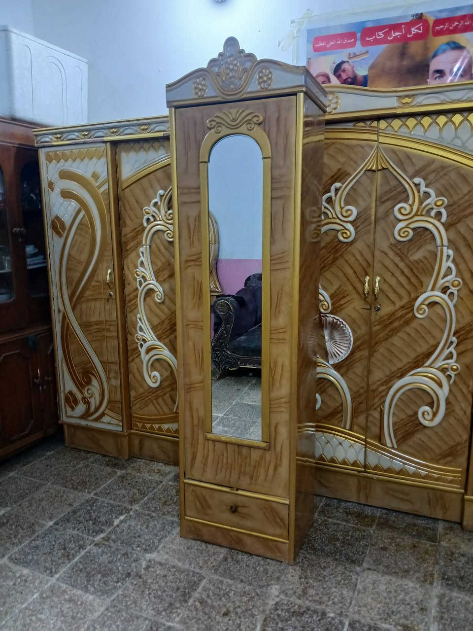 غرفه ام ٦ صاج عراقي بس تصميم تركي نظيفه متواجد علخاص اكو توصيل بفلوس رقمي ***********سعره ٤٠٠ لف
