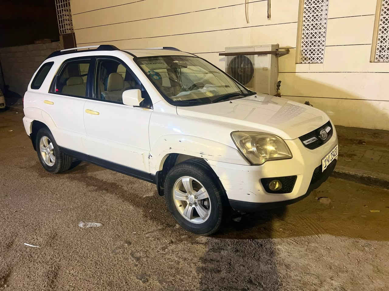 سبورتج 2010 خليجي
رقم بغداد الجديد بأسمنه 
سنويه لل27
مكينه 2000 دوش 
مكينه كير تبريد 
جاهزه السياره 
صبغ فقط الباب الخلفي جزء منه 
125 وبيها مجال 
***********
