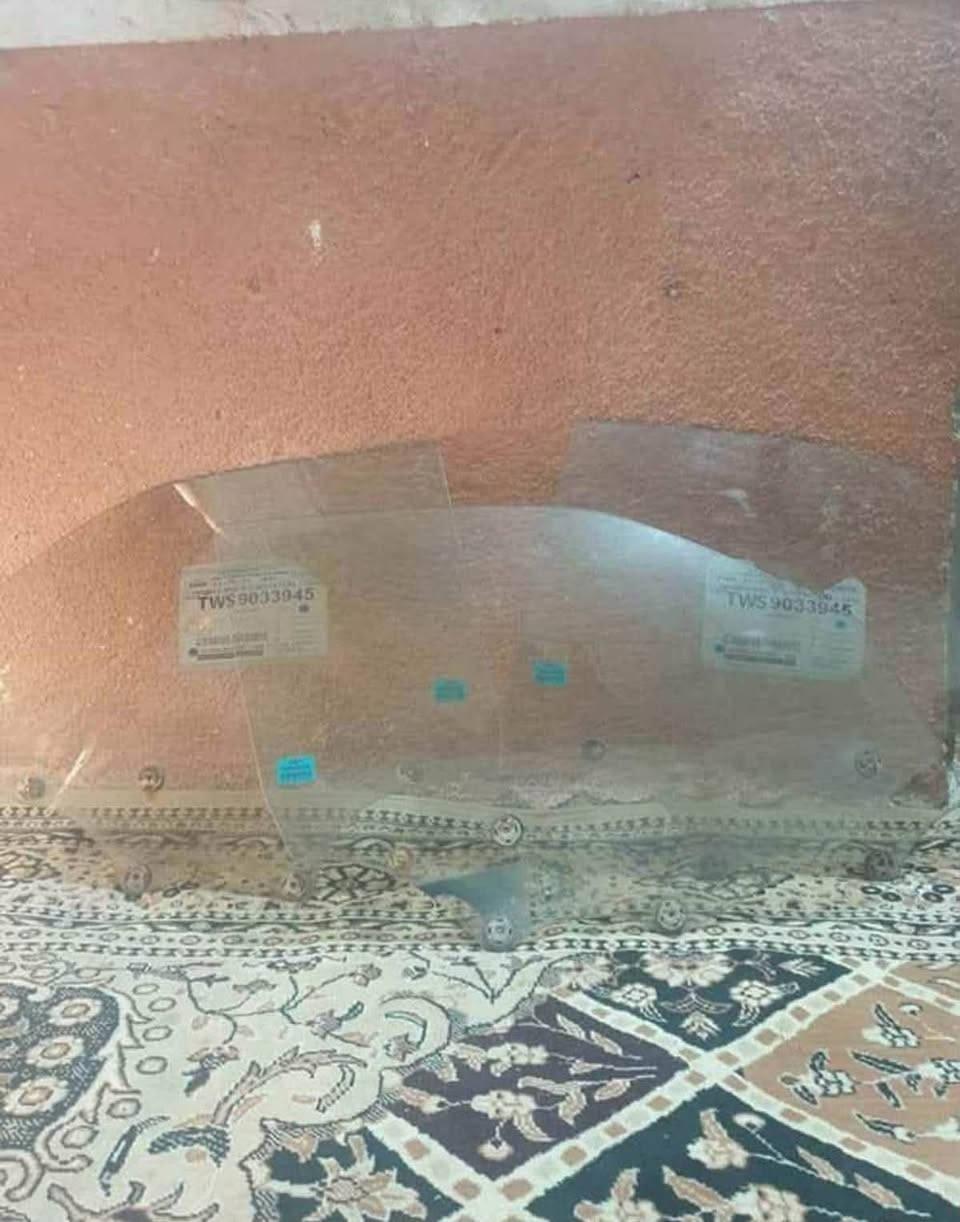 السلام عليكم غراض بطه مال حاويه شرط 3 جامات +شباك +قفل بنيد سعرهن كلهن 35 الف مكاني الشطره ***********
