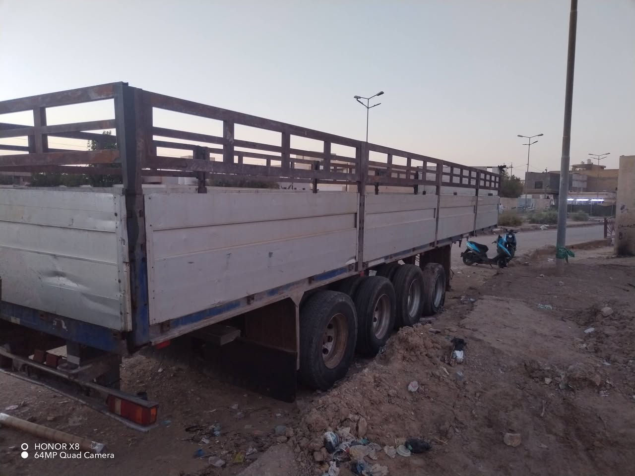 عربانه ألماني ٤ دناكير دنكير مربع للبيع السعر ٦٠ وبيه مجال الشراي يتصل مكان ميسان العماره  ***********

نص مكتوب في الصور:
- HONOR X8
- 64MP Quad Camera
- O HONOR X8