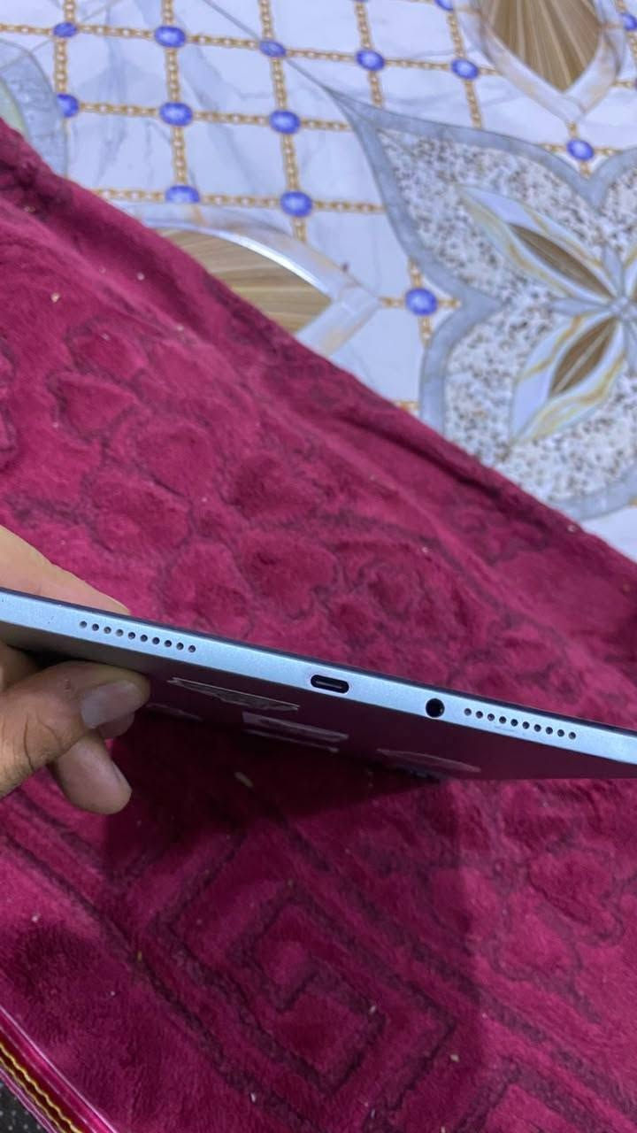 شاومي ريدمي باد SE نظيف اخو الجديد  مستعمل قليل مكفول مامفتوح الجهاز ولا مبدل بي شي سليم من كلشي السعر 350 الف مكاني البصره القبله ***********
