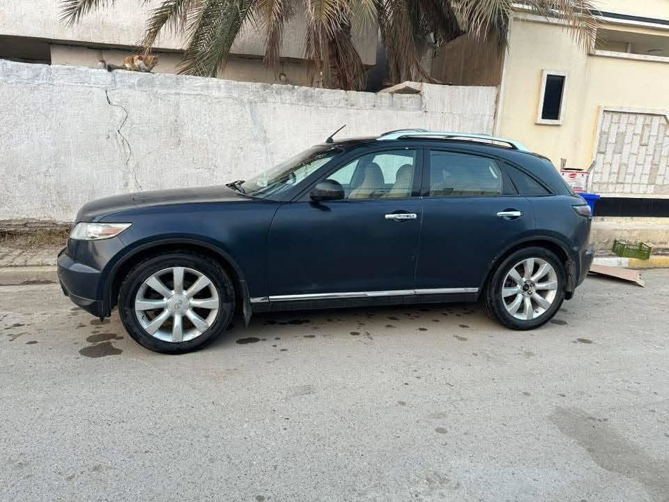 السلام عليكم ورحمة الله 
انفنتي fx35 موديل 2008 امريكي صور الحادث بالمنشور
فقط نصف باب السايق مصلح مكفولة من الغرق وبيهة كلير اثر جراد خفيف 
السيارة فور ويل وتبريد قطعتين 
معروفة مواصفات الانفنتي بصمة وفتحة 
وكشنات جلد تدفئة 
صندوك شفط كامرة خلفية حساسات 
صدر امامي وخلفي جديد السيارة ناعمة ونشطة كلش
منظومة تبريد كاملة جديدة تبريدهة ثلج 
رقمهة حلو وبأسمي سنوية لـ27  
السعر 95 وبيهة مجال ان شاء الله 
مكاني بغداد المدائن 
***********
