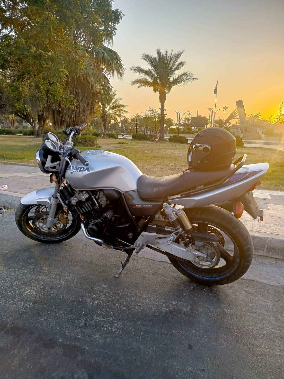 سلام عليكم سيبي فور CB400 جيل ثاني هايبر فتك لون رصاصي 🩶
موديل 2002
الدراجة ماشية 36 الف كيلو فقط...

عليها اكزوز من شركة Yoshimura سعره بموقع الشركة 500 $  خليت صوتها بالمنشور

أوراقها موجودة كاملة (سكنر) ومكاتبة وكمرك حاوية مدفوع 
سعرها  مليون و700 وبيها  مجال بسيط

مكاني بغداد / البياع

عليها ملاحظة لليحب يستفسر أكثر
*********** (واتساب فقط)
