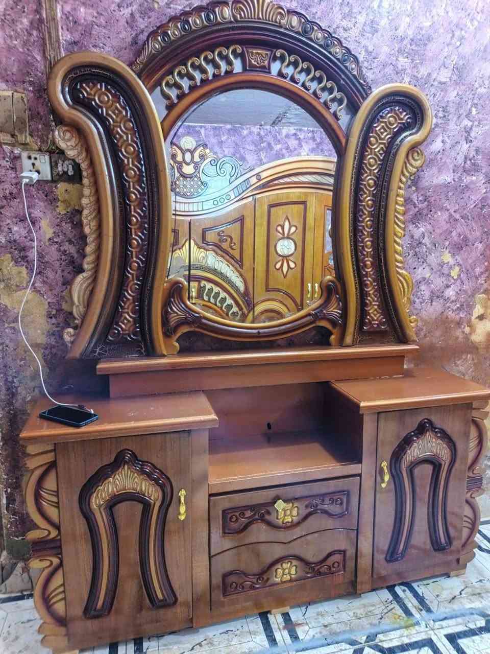 غرفة اخشاب ام السته نجاره جديده كلش السعر 650 مكان ناصريه ***********
