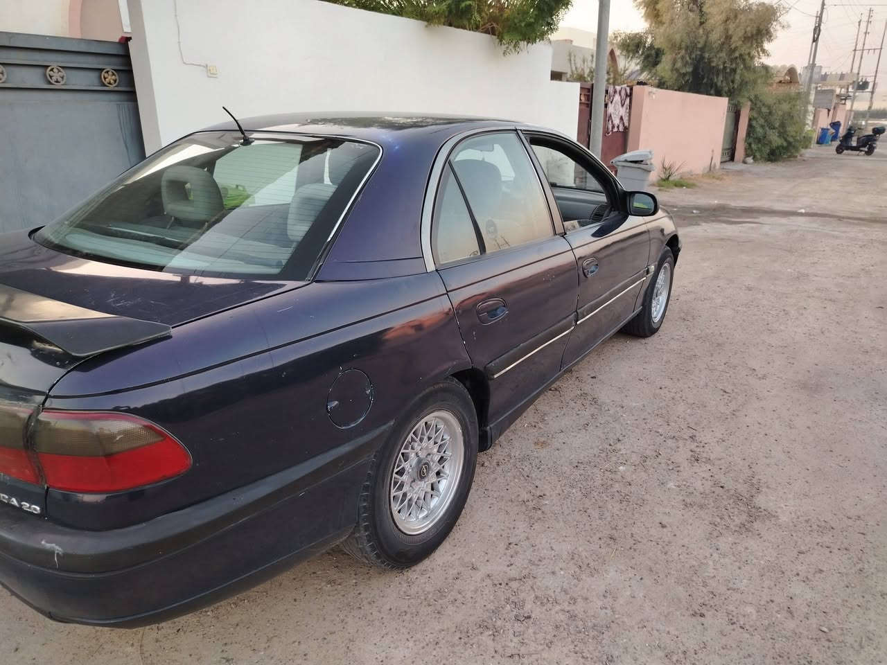 اوبل اوميكا بزون 1994رقم اربيل محرك 2000. غبق اسود بلادي كير عادي شرط التحويل السيارة محزمه جماله، صدر نص عمره، السعر 45 وبيها مجال الاتصال ***********
