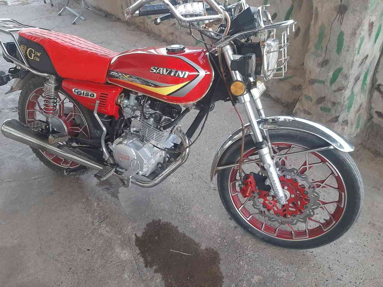 السلام عليكم موطور سونك موديل 24 حجم المحرك 150 المحرك مامطخوخ سبانة شرط شلعة ومعدل  تجي جيكو كامل ولشراي هلا بيك بكل وقت السعر 700 وبي مجال رقمي ***********
