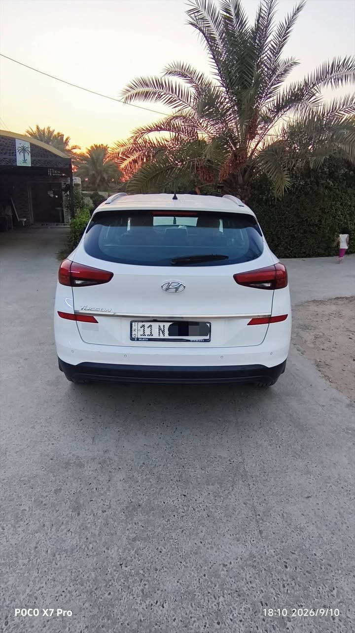 السلام عليكم
🚘 هيونداي توكسان 2020 خليجي 
ماشية 84الف كم 
صور السونار مرفقة 
رقم بغداد دولي تحويل مباشر
🔹 بصمة تشغيل
🔹كراسي امامي كهرباء 
🔹 بصمة أبواب
🔹 شاشة
🔹 كاميرا خلفية
🔹 حساسات خلفية
🔹 تحكم ستيرن
🔹 كروز كنترول
🔹 لايت LED
🔹 مانع انزلاق
🔹 داخل بيجي 
🔹 بلوجكتر 
🔹 مود درايف
🔹 بلوتوث + USB
🔹 ويل كب 
🔹 قطعتين تبريد 
🔹 محرك 2000 دوش 
🔹 اشاير مري 
🔹مري شفط
🔹 فل مواصفات عدا البانوراما 
شباك لكزز لد
السعر 187 وبية مجال بسيط جدا
مكفوله من الصبغ والتبديل والبارد 
📞 للتواصل والاستفسار:
***********🔵
