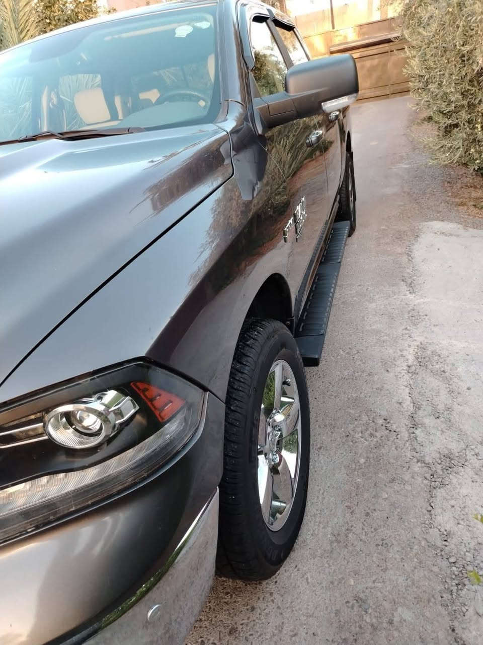 السلام عليكم
Ram Big Horn Classic   2019 موديل  
(HEMI V8) 5700 محرك 
فور ويل درايف باب طويل بدي قصير مواصفات واضحه بالصور بدون ايرباك صبغ مقدمة البنيد فقط رقم اربيل 
عداد 64138 mil صور الحادث مرفقه 
لمعلومات اكثر الاتصال
 
***********. WhatsApp

                      ***********
