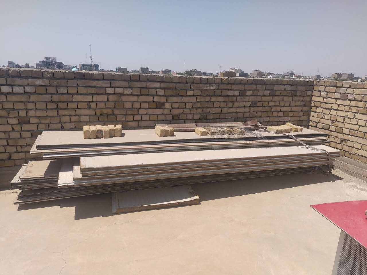 سندويج مستعمل للبيع
جدار وسقف
***********
العنوان كوت الهوره
